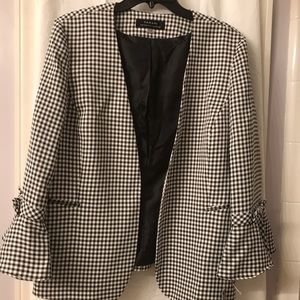 Tahari jacket, 3/4 sleeves with bows, with tags